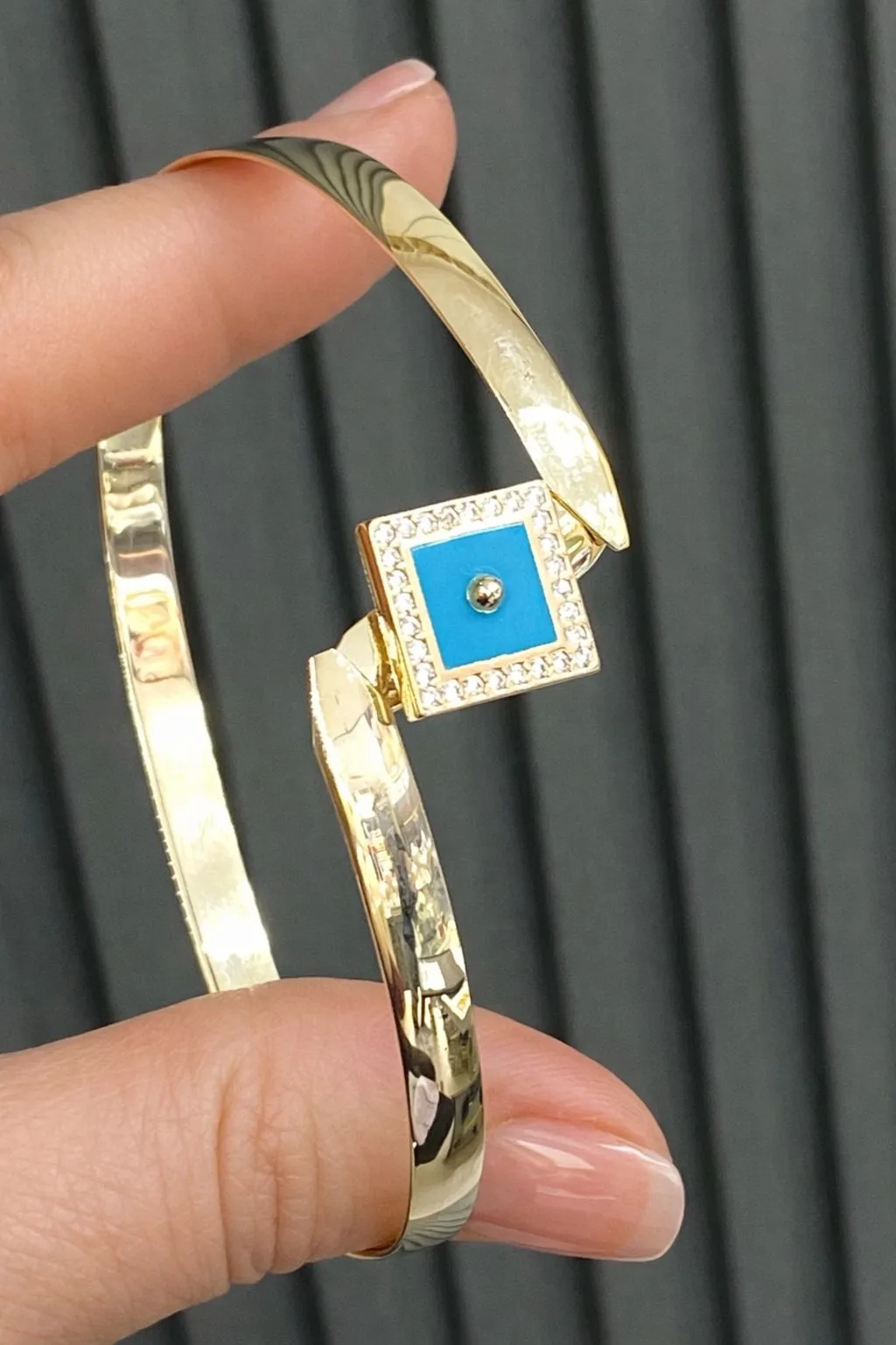 Favori Marka Mineli Model İtalyan Kelepçe