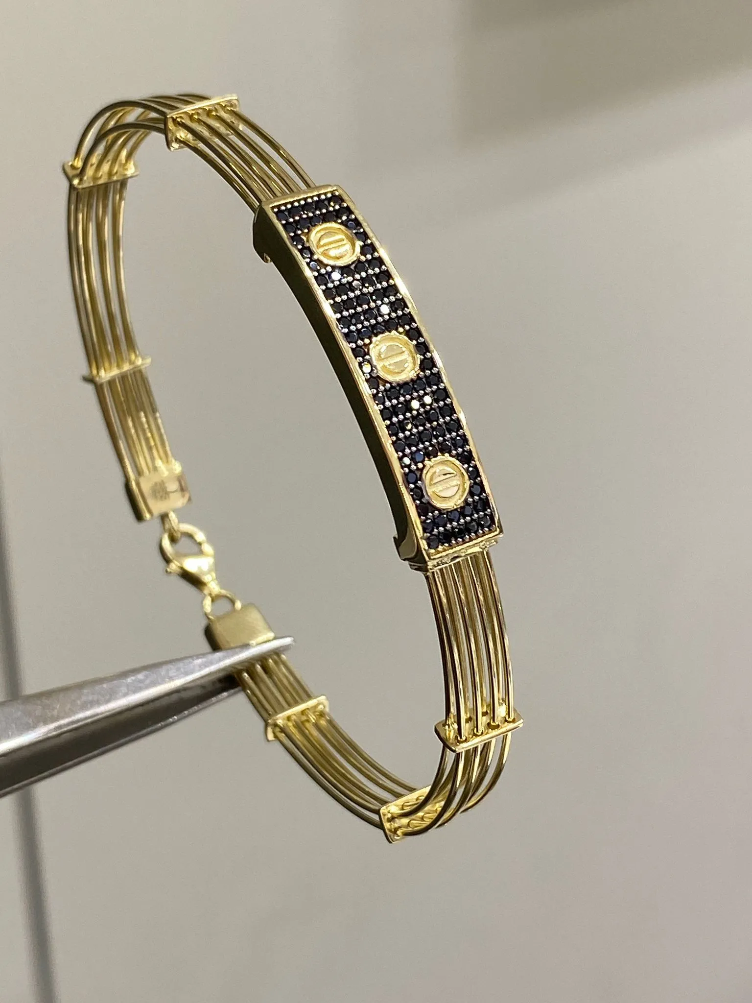 Favori Marka İtalyan Model Kelepçe