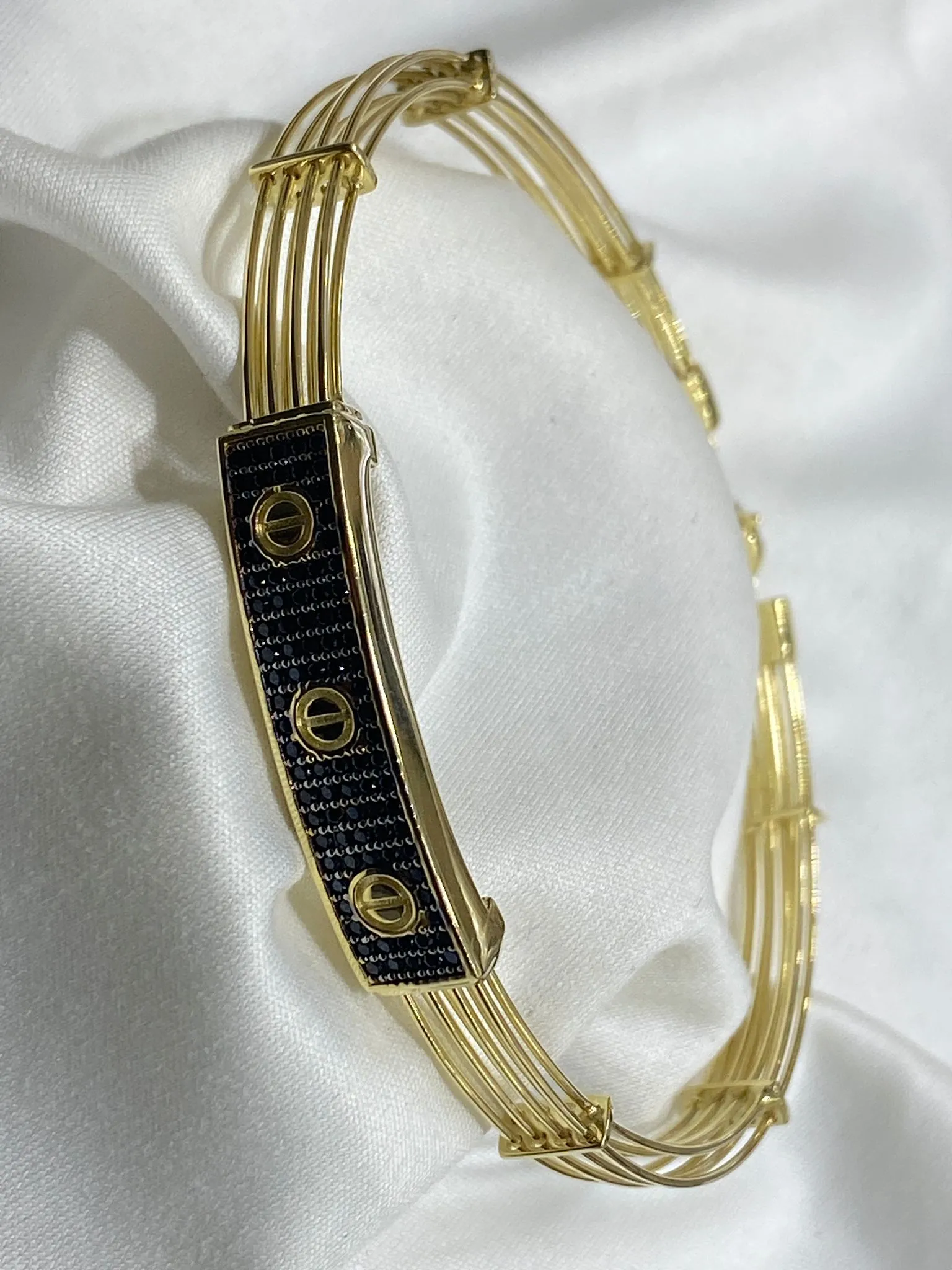 Favori Marka İtalyan Model Kelepçe