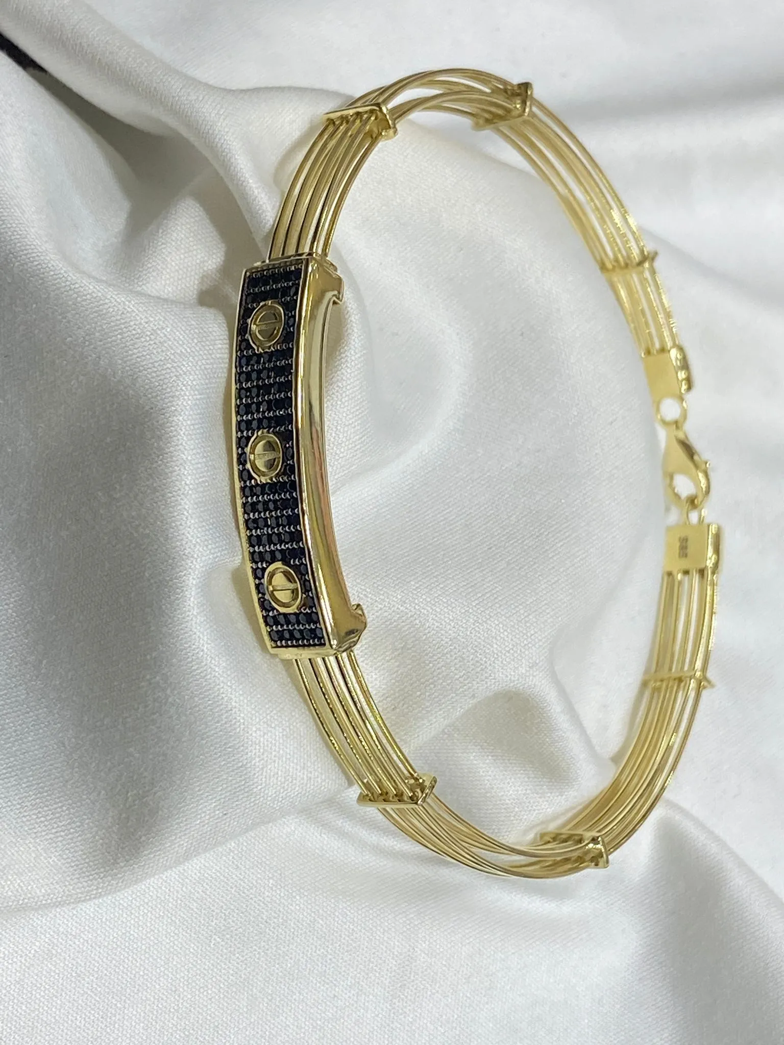 Favori Marka İtalyan Model Kelepçe