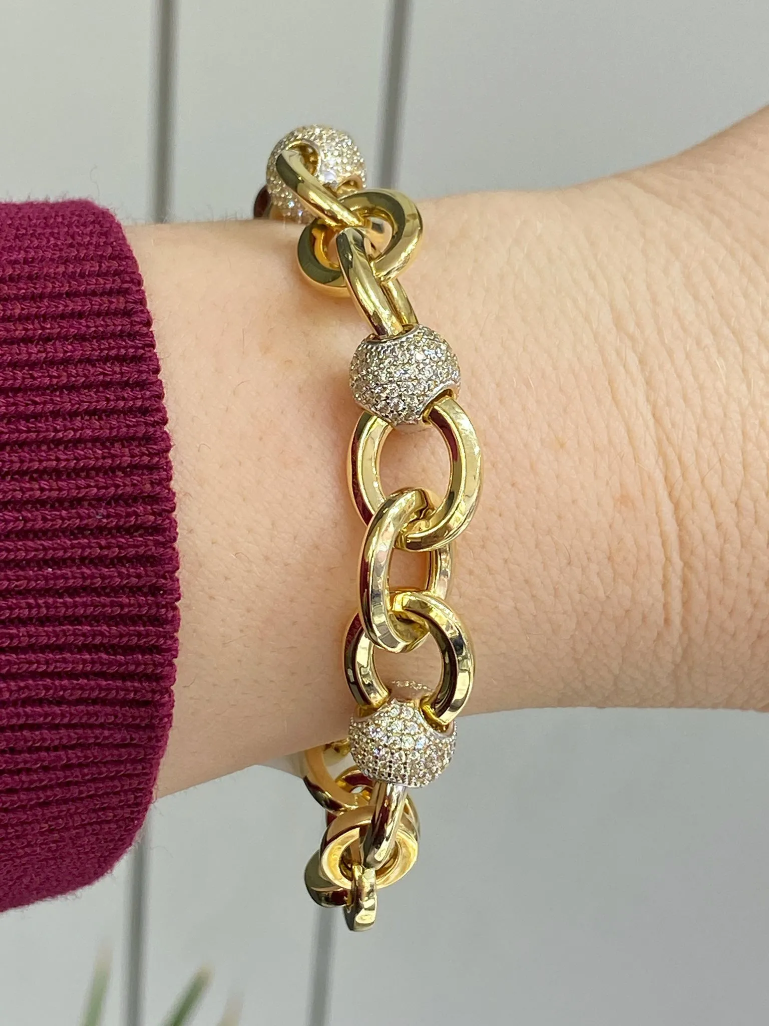 Favori Marka Hallow Model Taşlı Bileklik