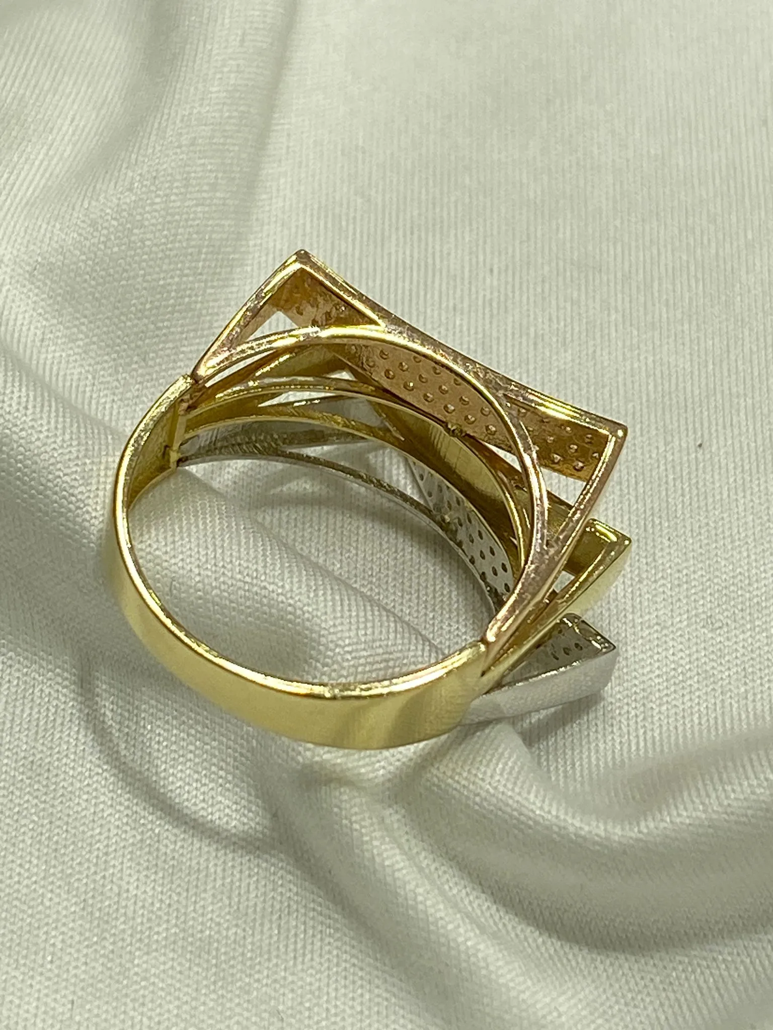 Favori Marka Üç Renkli Fantezi Model Yüzük