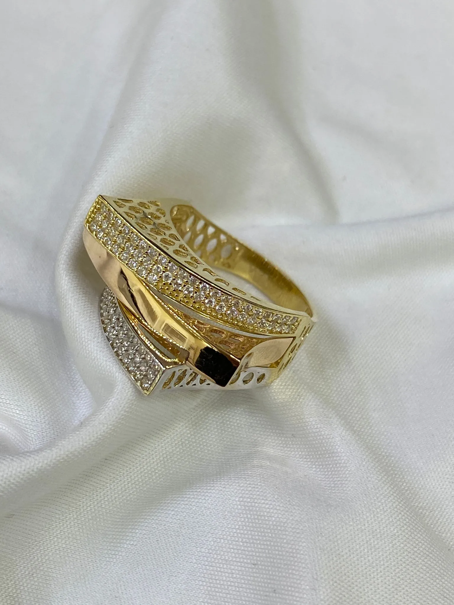 Favori Marka Üç Renkli Fantezi Model Yüzük