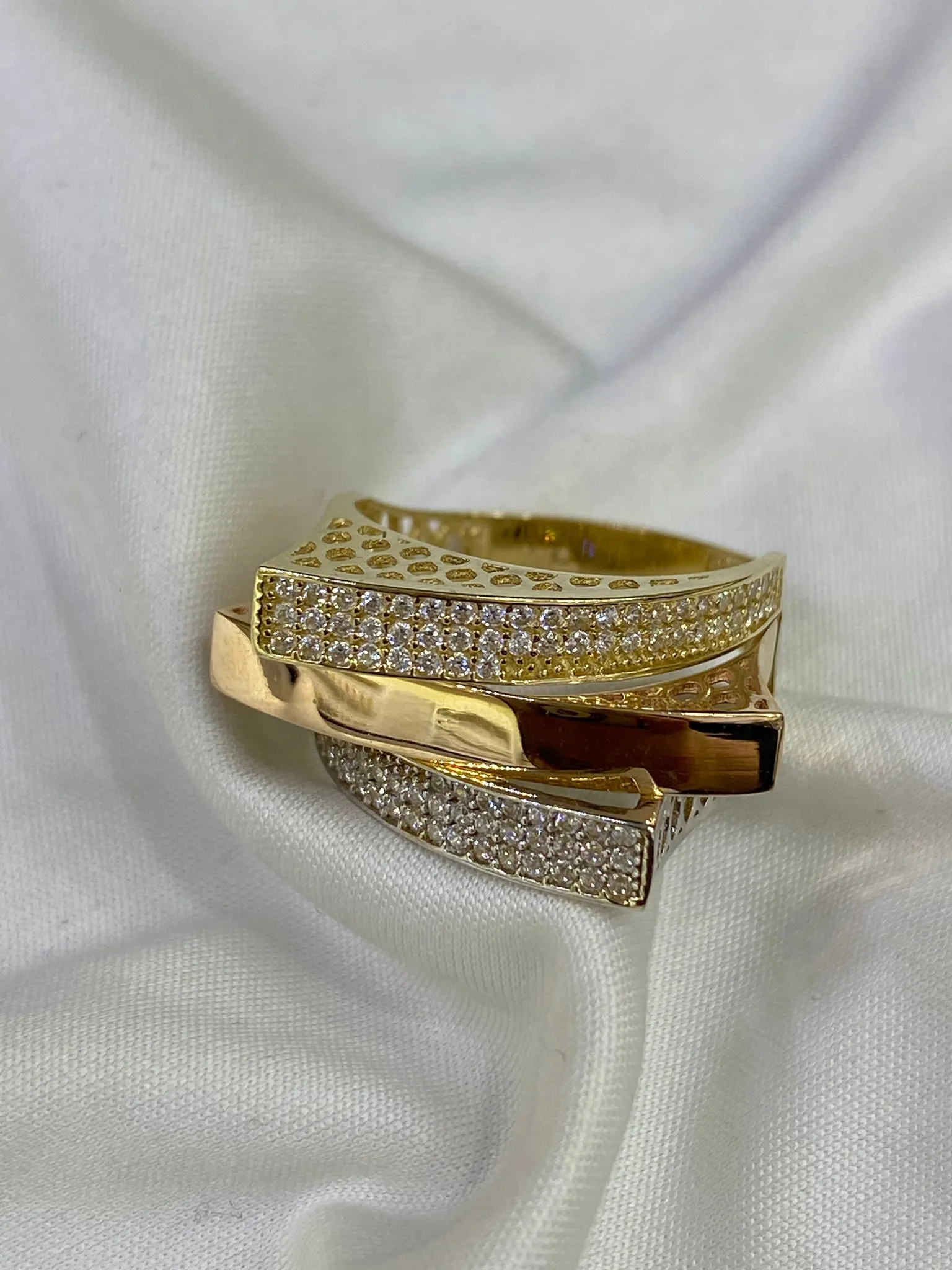 Favori Marka Üç Renkli Fantezi Model Yüzük