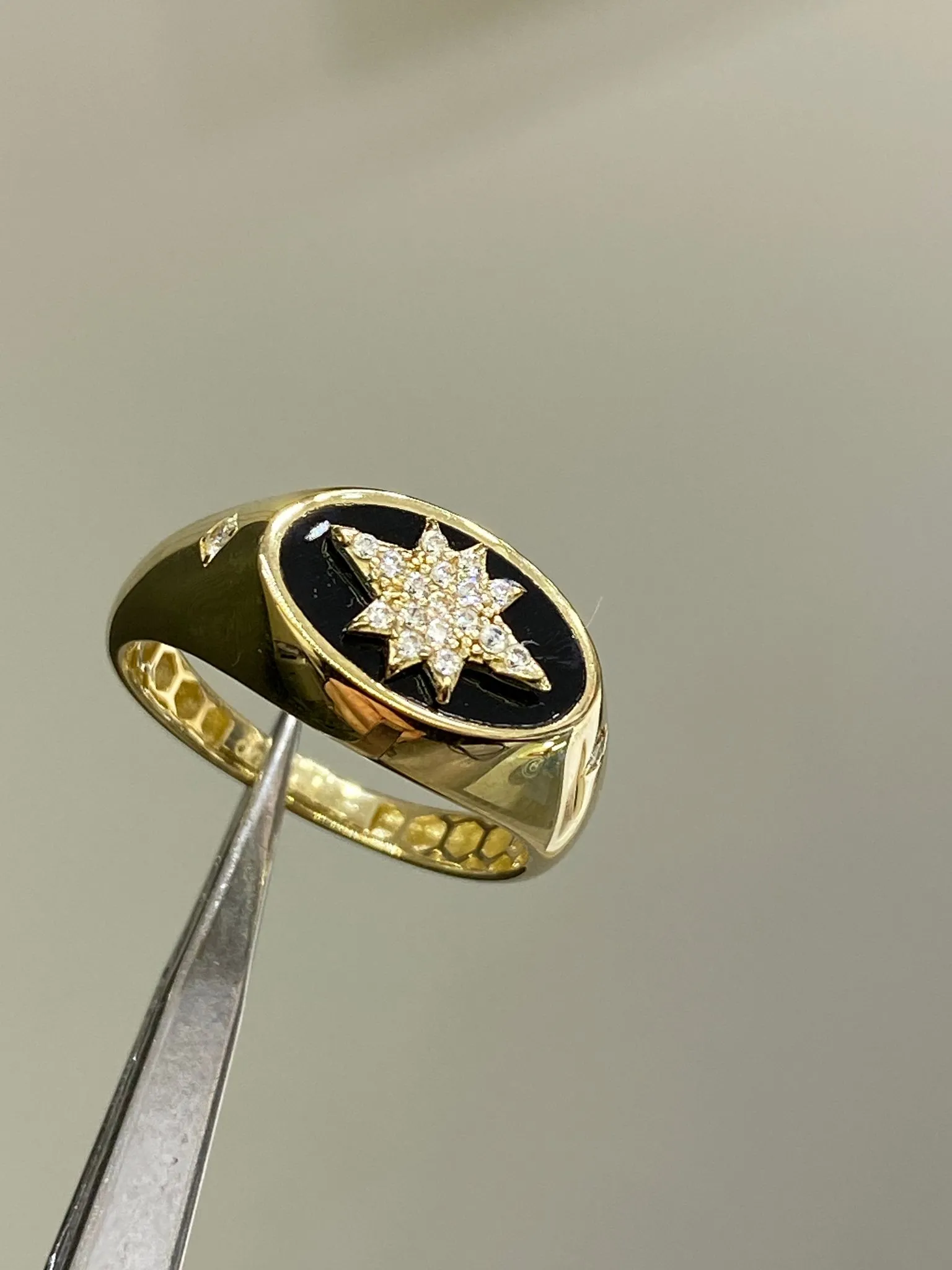 Favori Marka Mineli İtalyan Model Yüzük