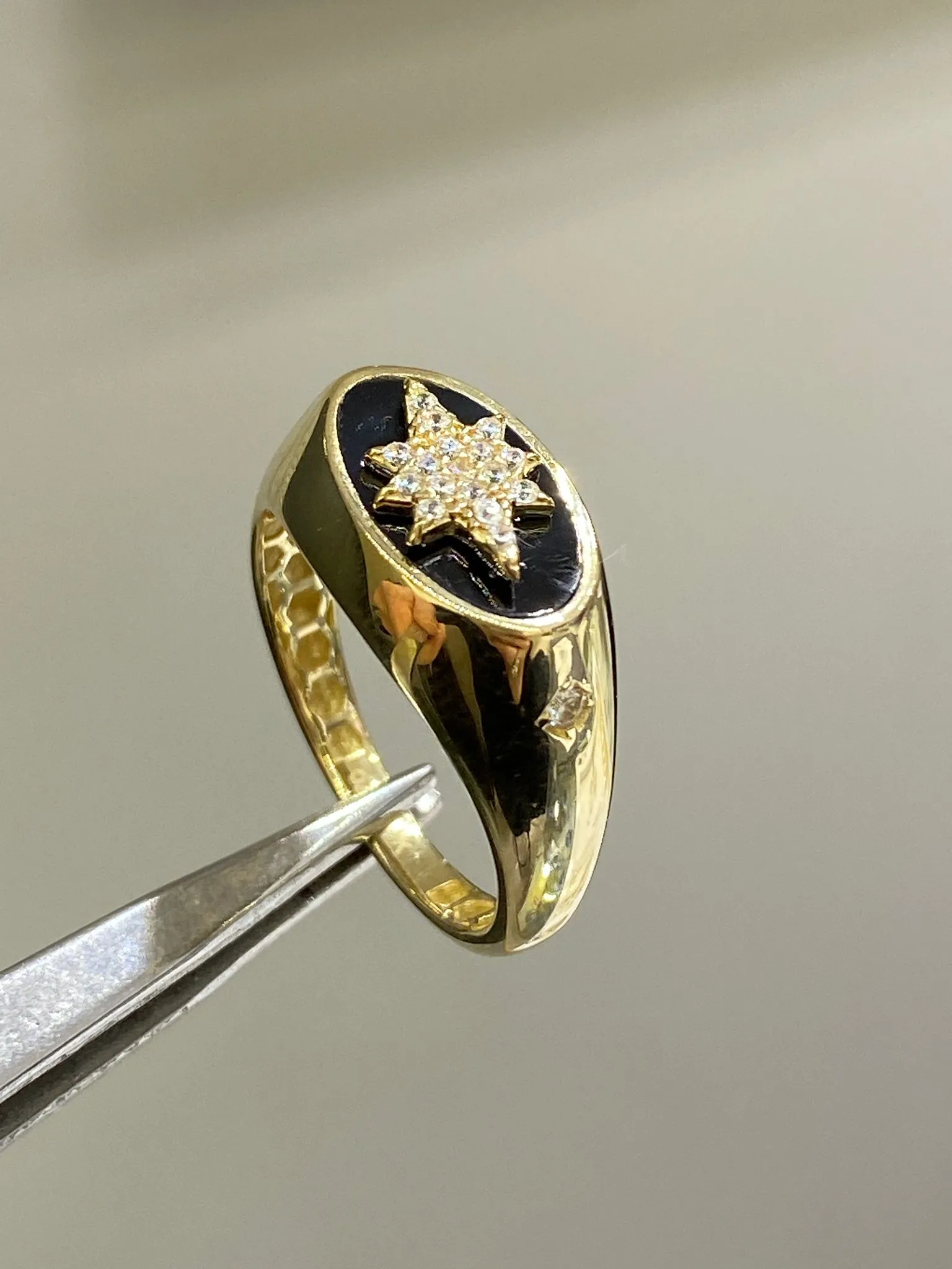 Favori Marka Mineli İtalyan Model Yüzük