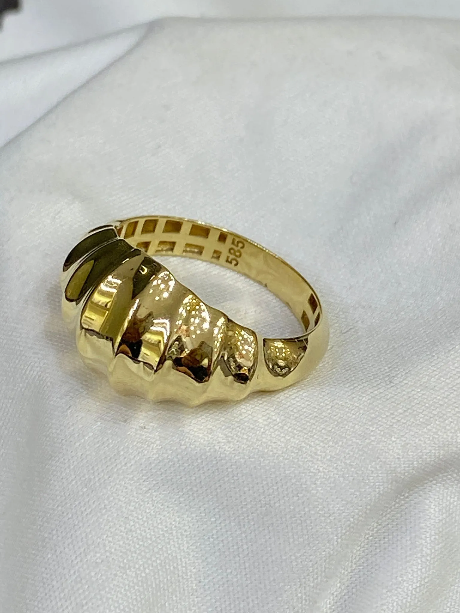 Favori Marka İstiridye Model Yüzük