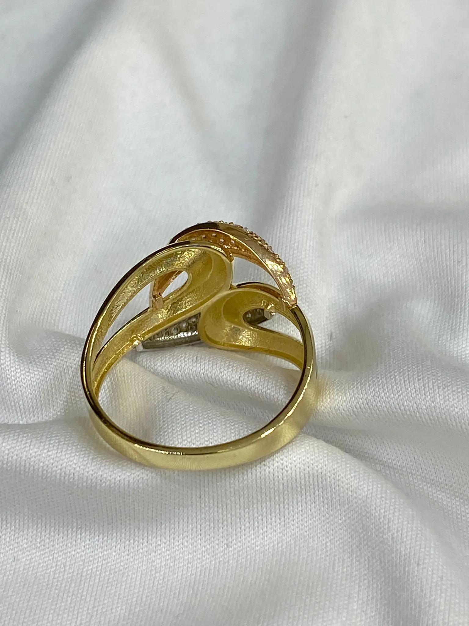 Favori Marka Taşlı Üç Renkli Model Yüzük