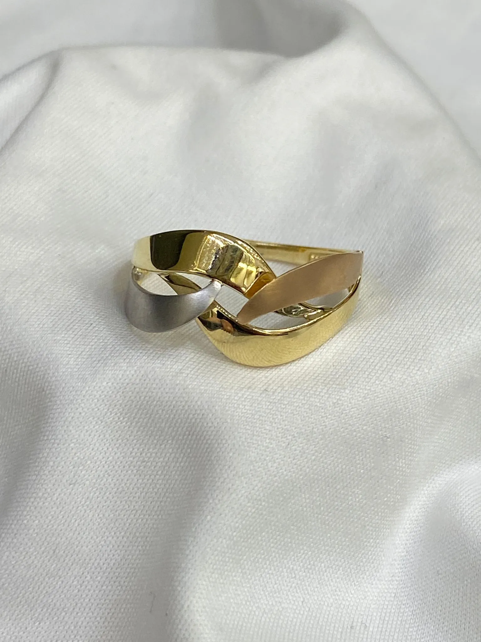 Favori Marka Üç Renkli Fantezi Model Yüzük