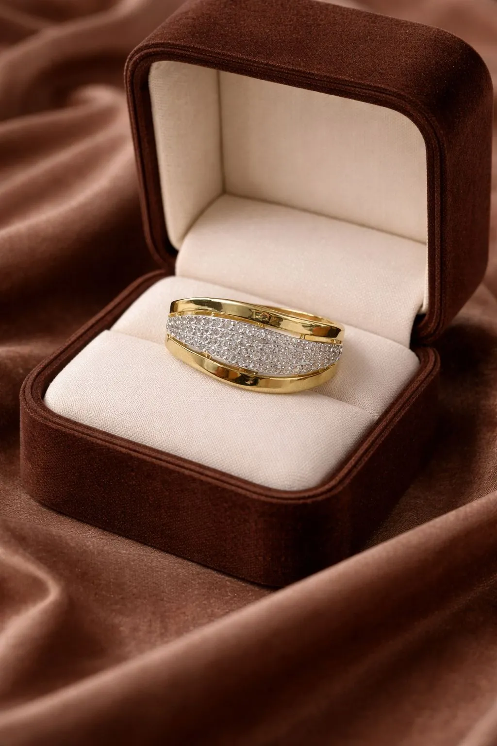 Favori Marka Taşlı Fantezi Model Yüzük