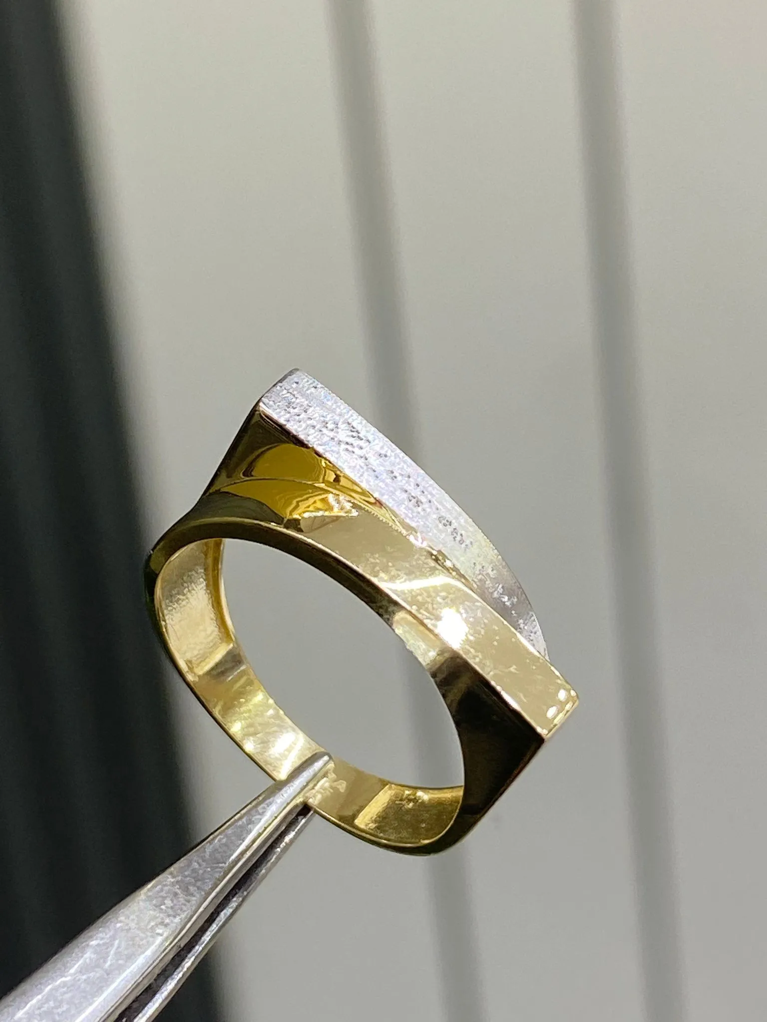 Favori Marka İki Renkli İtalyan Model Yüzük