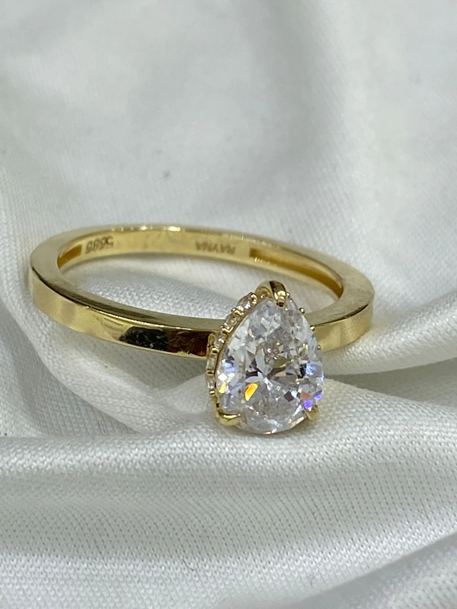 Favori Marka Damla Model Yüzük