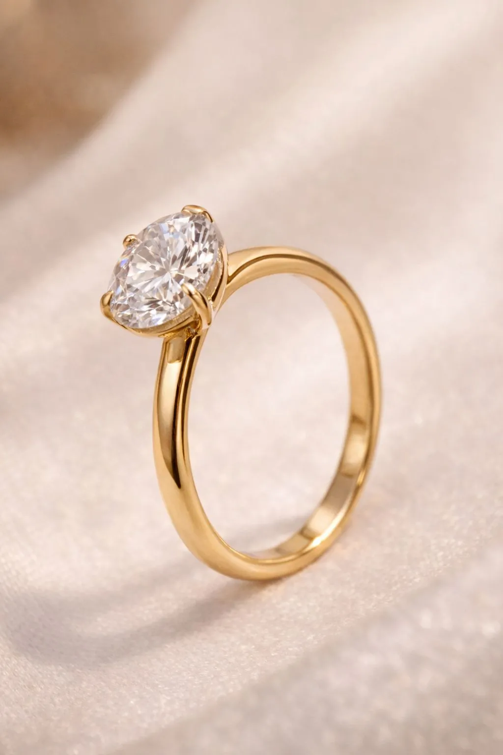 Favori Marka Oval Tektaş Model Yüzük