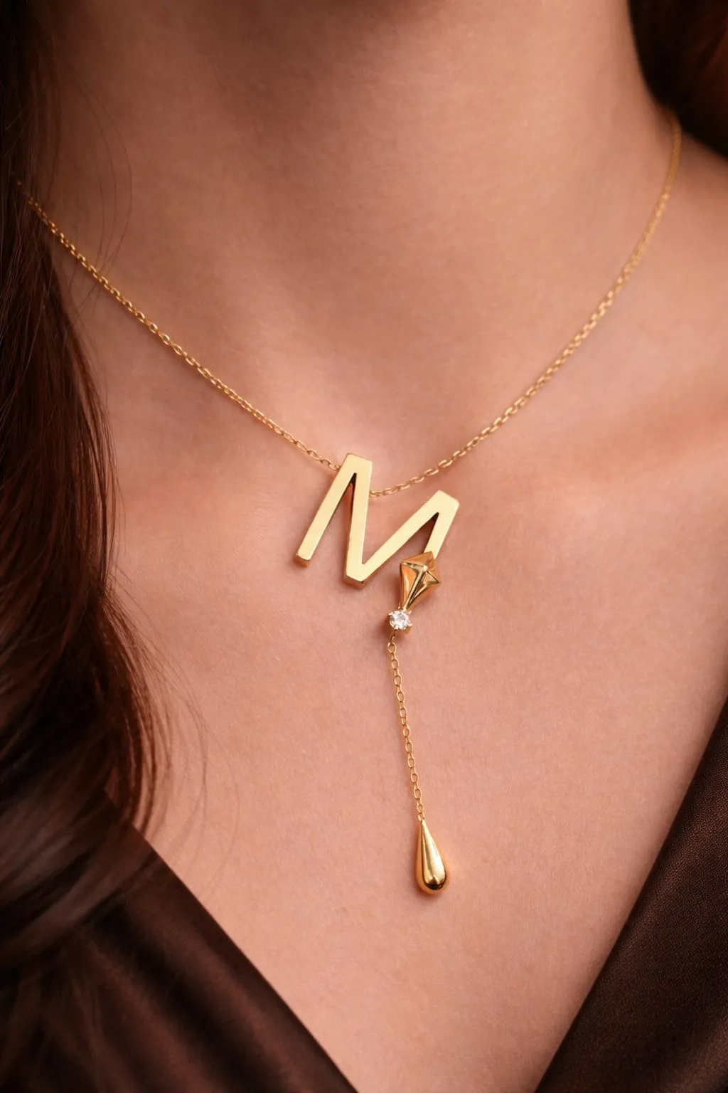 Favori Marka M Harfi Model Kolye