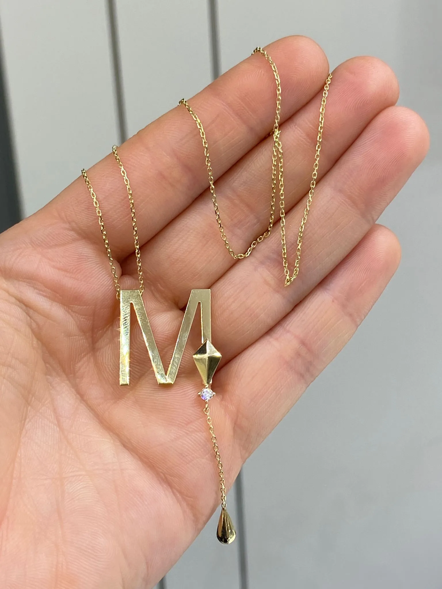 Favori Marka M Harfi Model Kolye