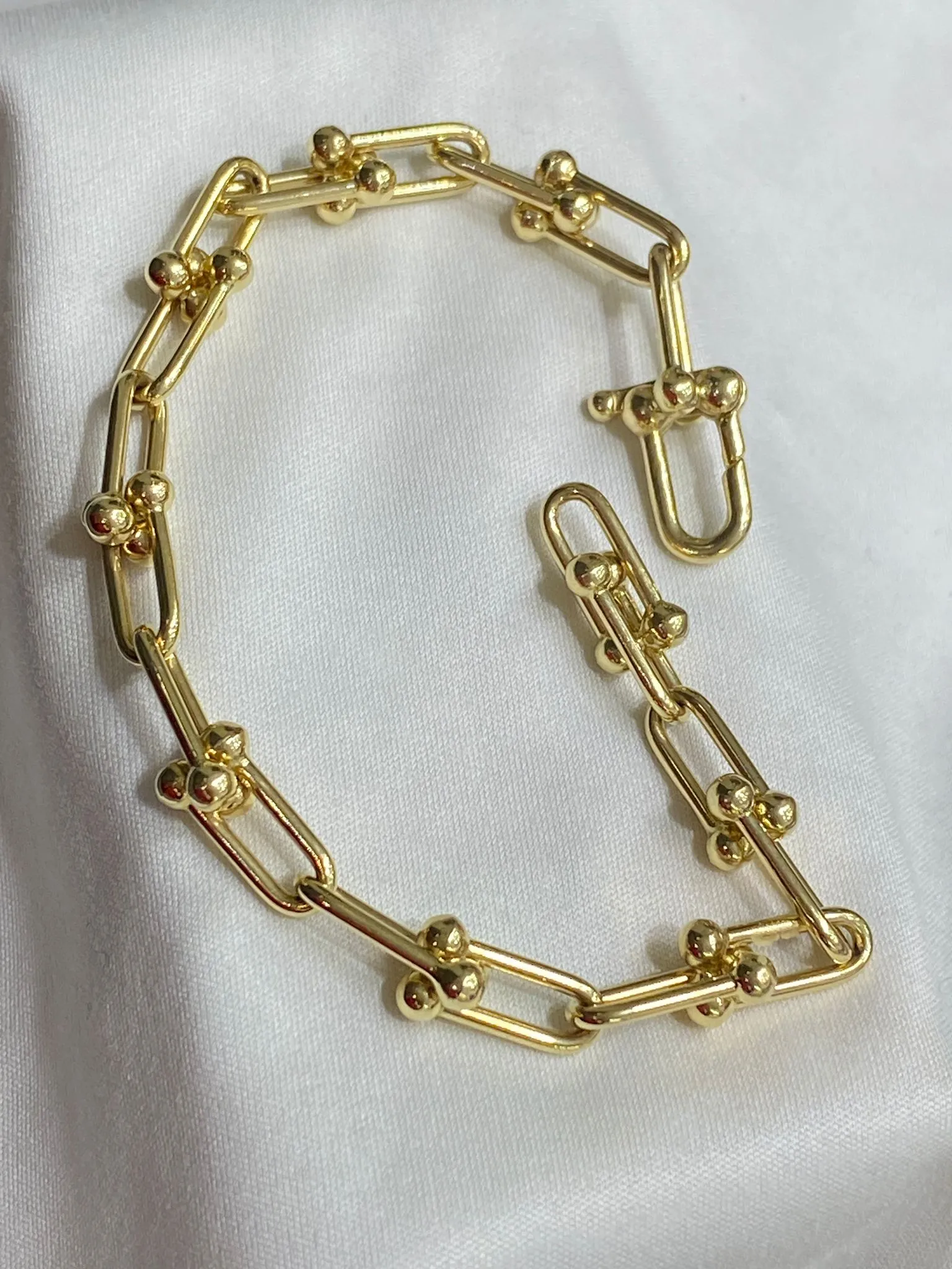 Favori Marka İtlayan Model Bileklik