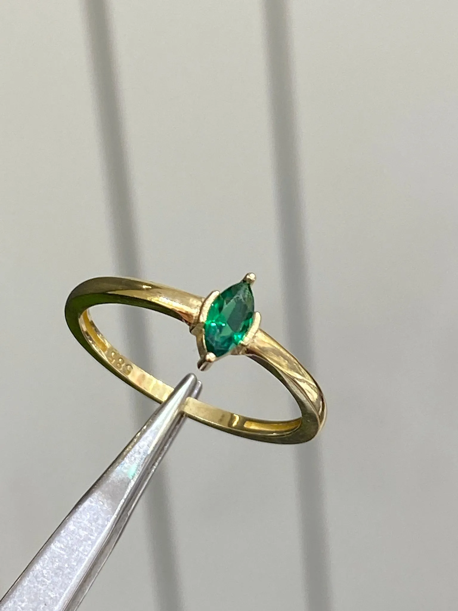 Favori Marka Yeşil Taşlı Model Yüzük