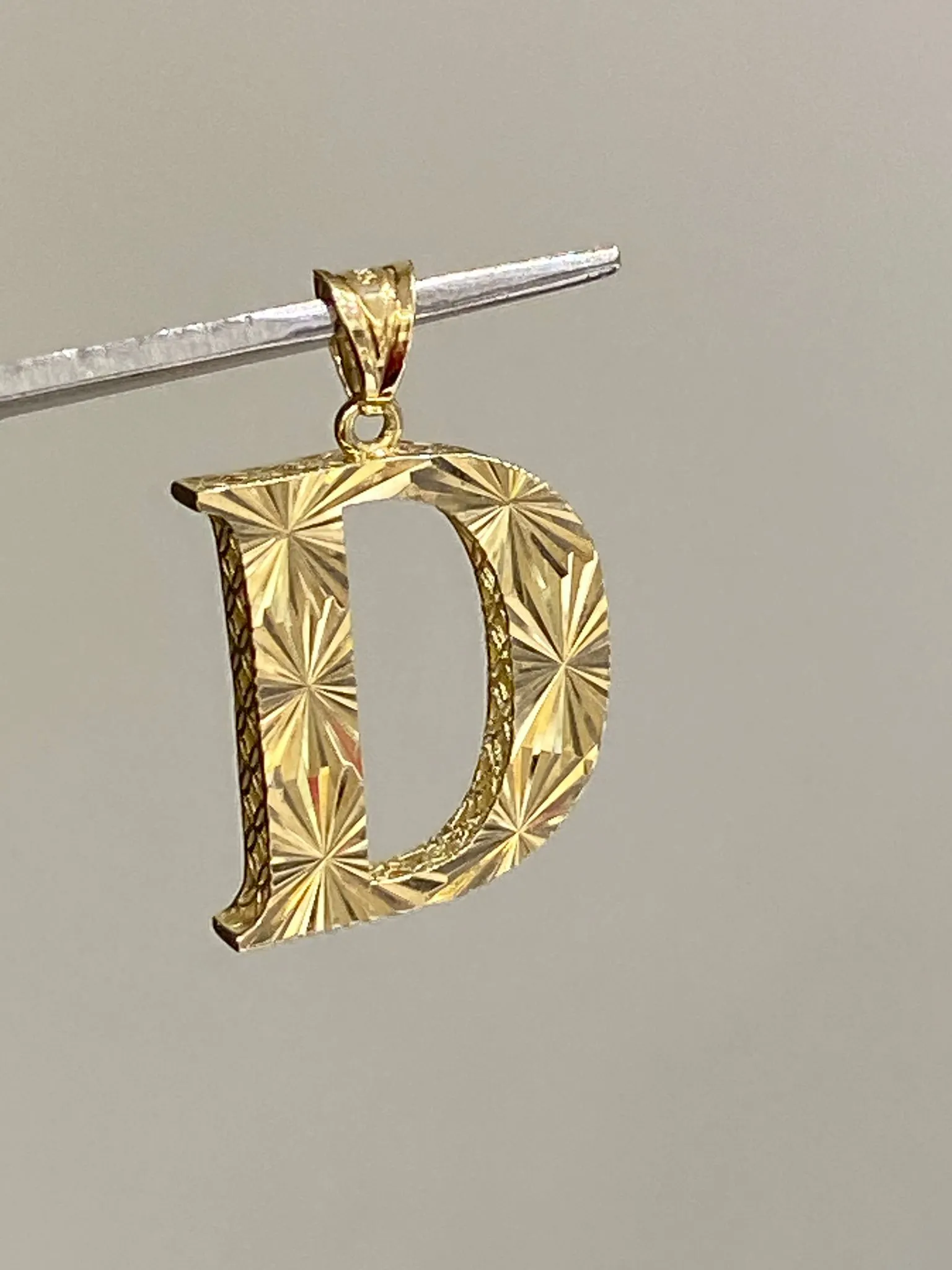 Favori Marka D Harfi Model Uç