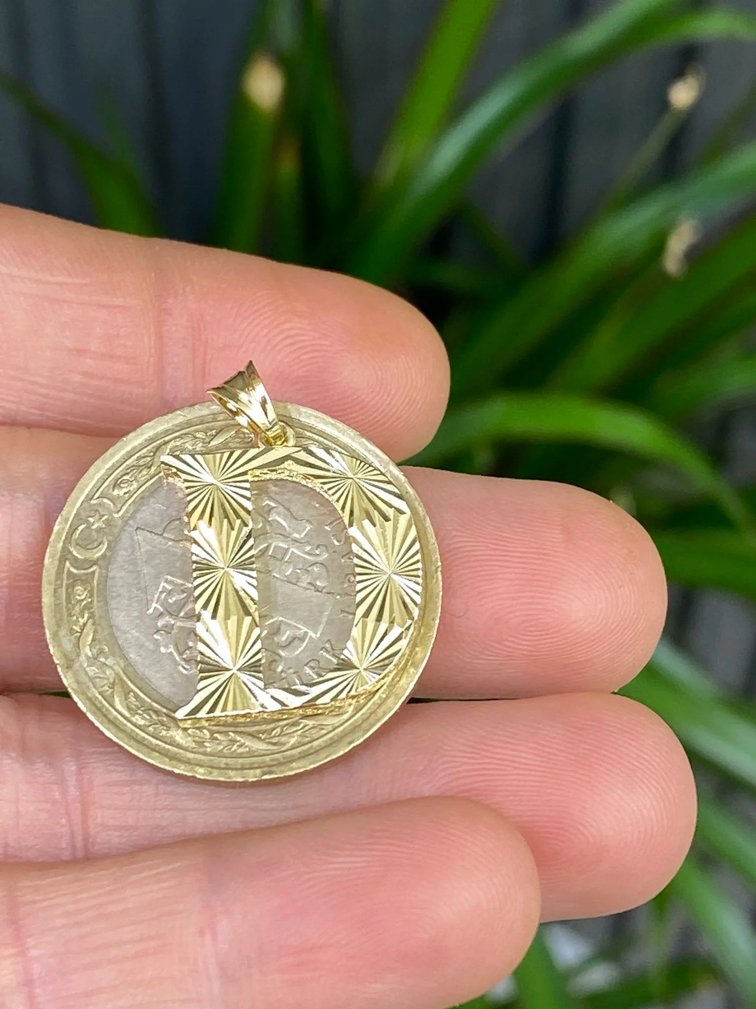 Favori Marka D Harfi Model Uç