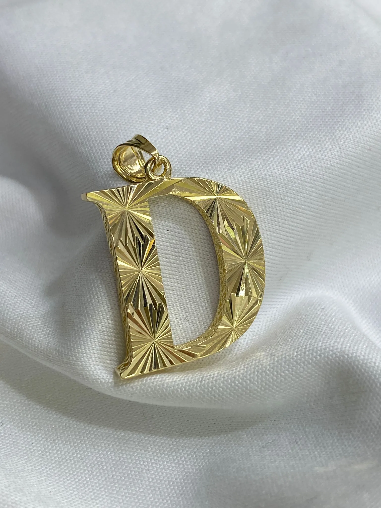 Favori Marka D Harfi Model Uç