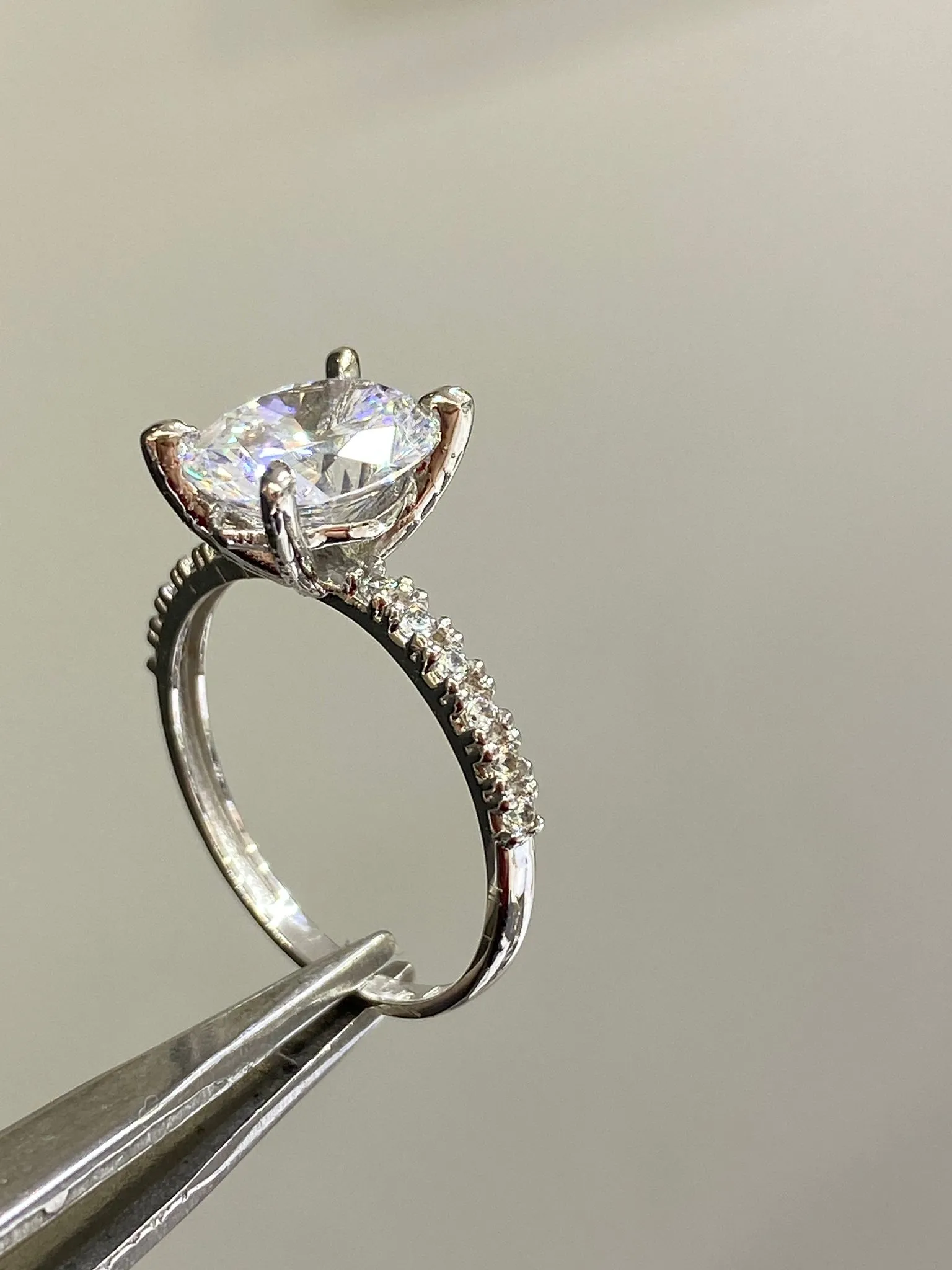 Favori Marka Oval Taşlı Model Yüzük