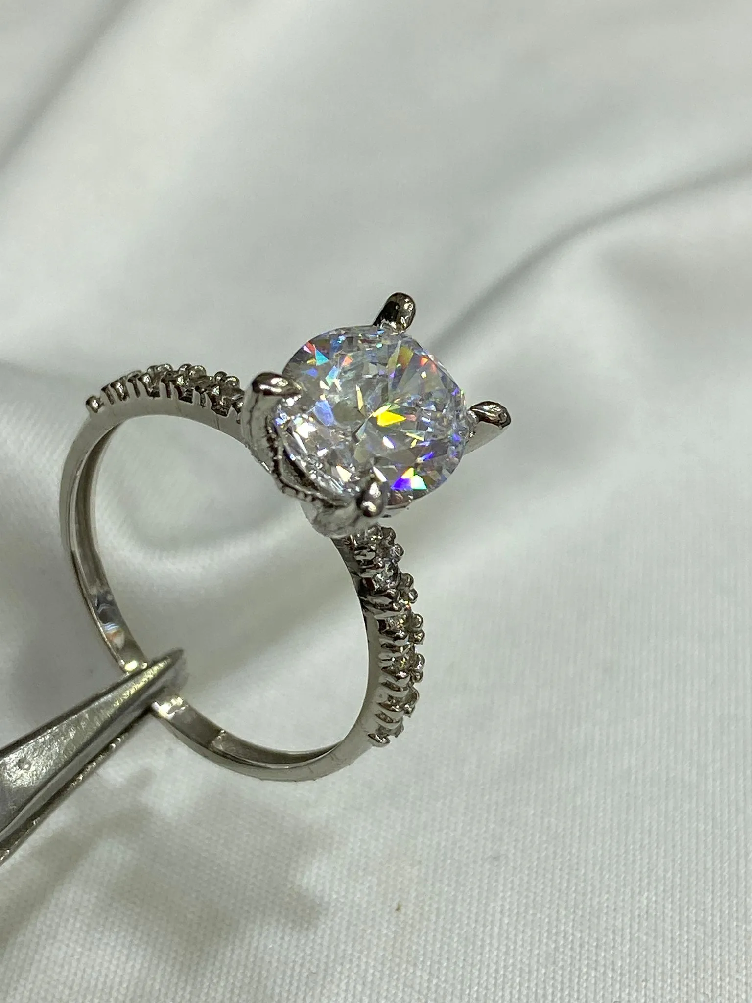 Favori Marka Oval Taşlı Model Yüzük