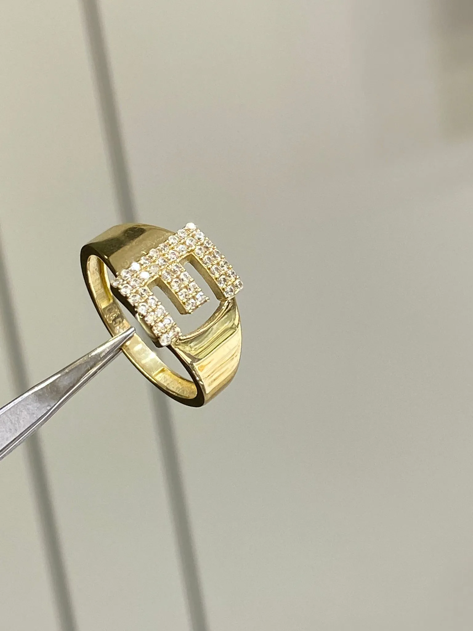 Favori Marka E Harfi Model Yüzük