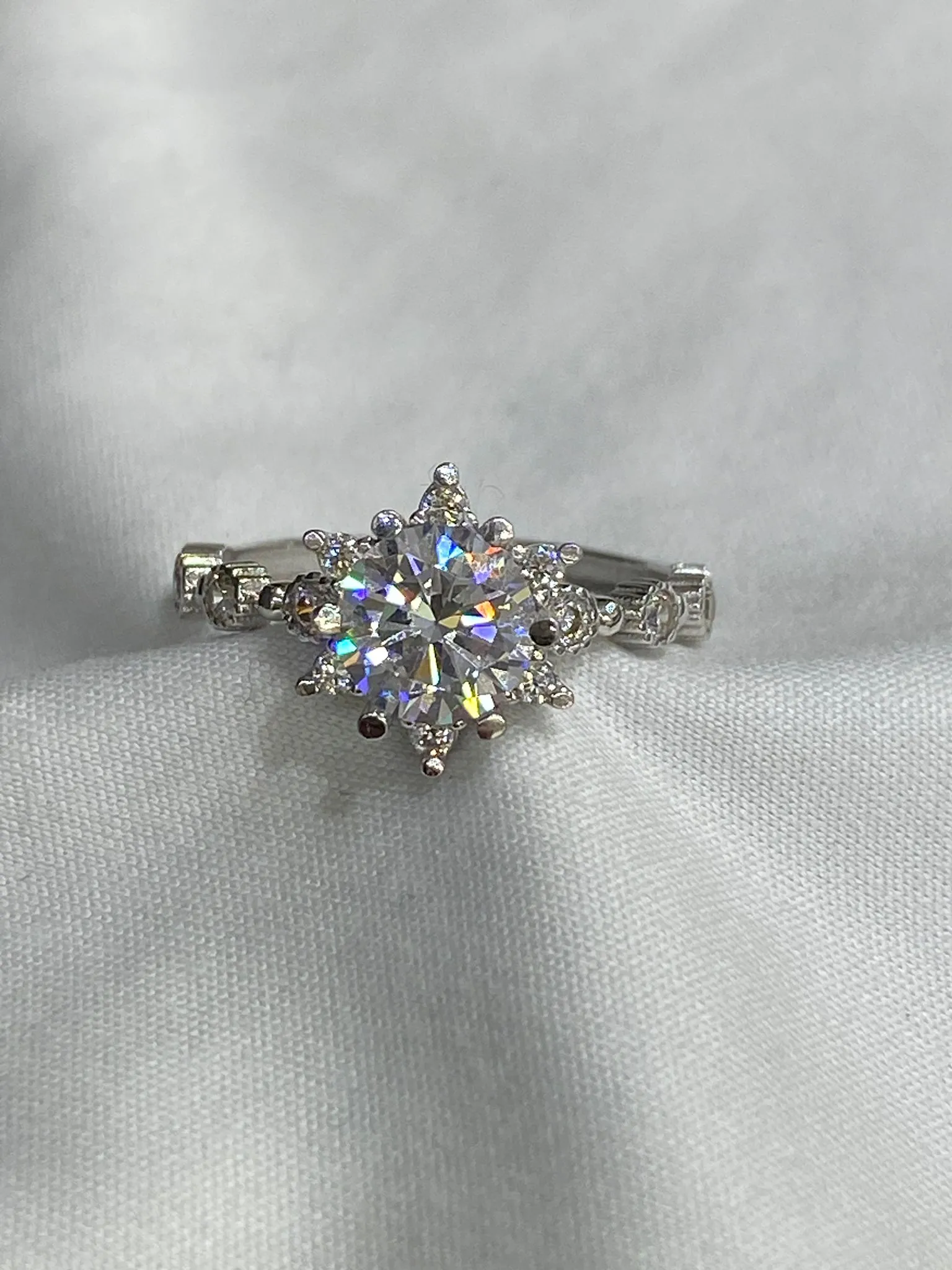 Favori Marka Lotus Çiçeği Model Yüzük