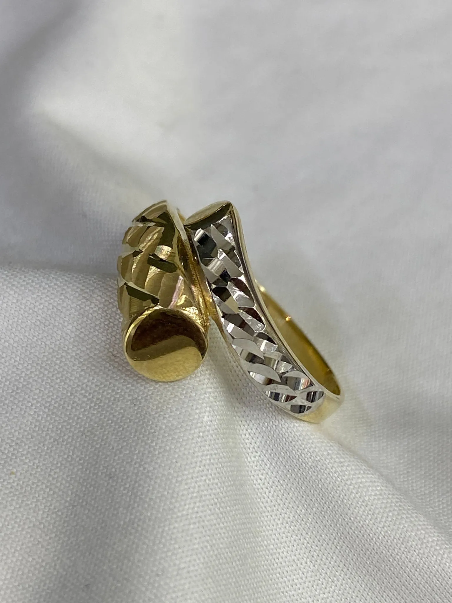 Favori Marka Çift Renk Kalemli Model Yüzük