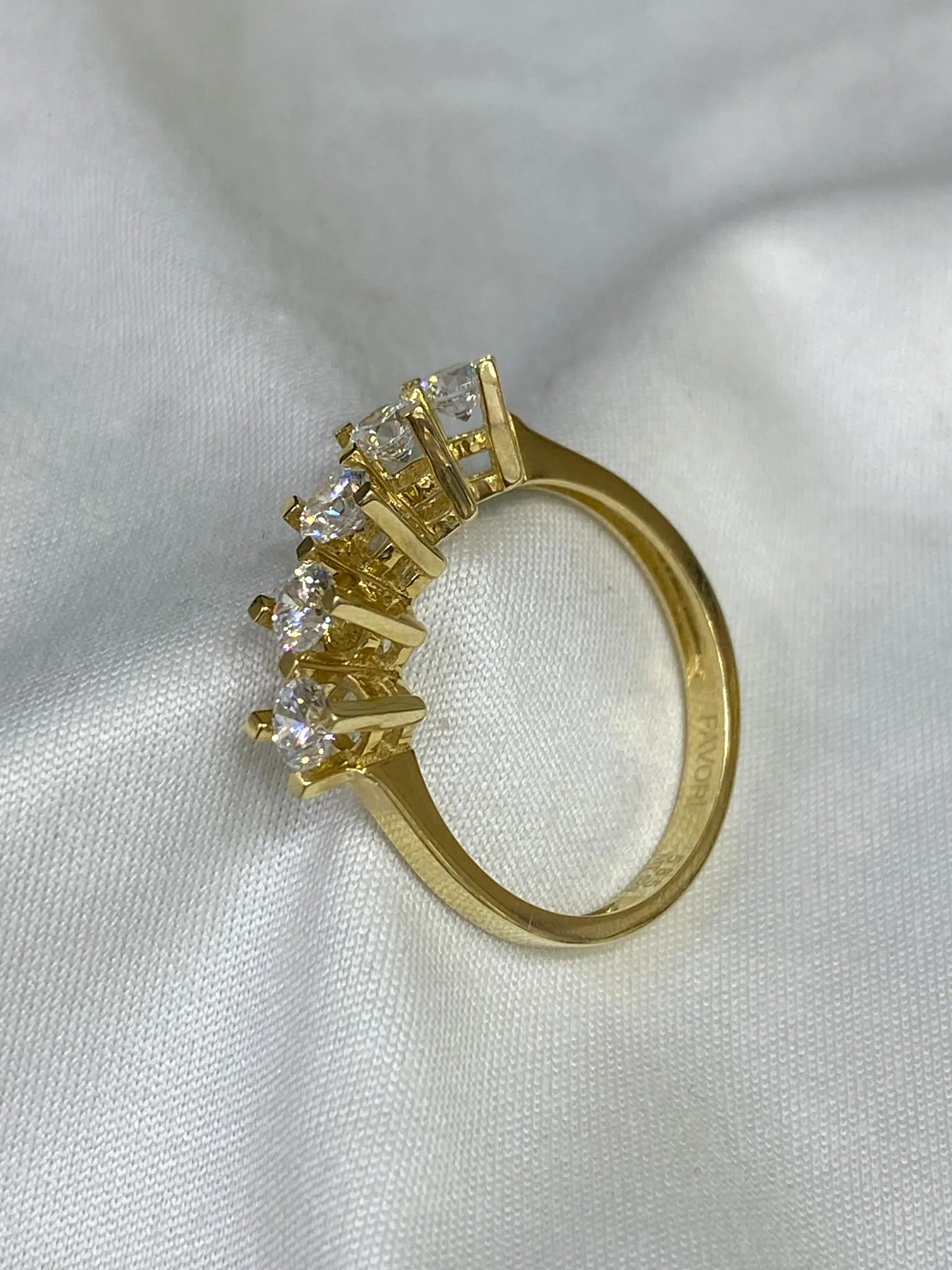 Favori Marka Beştaş Model Yüzük