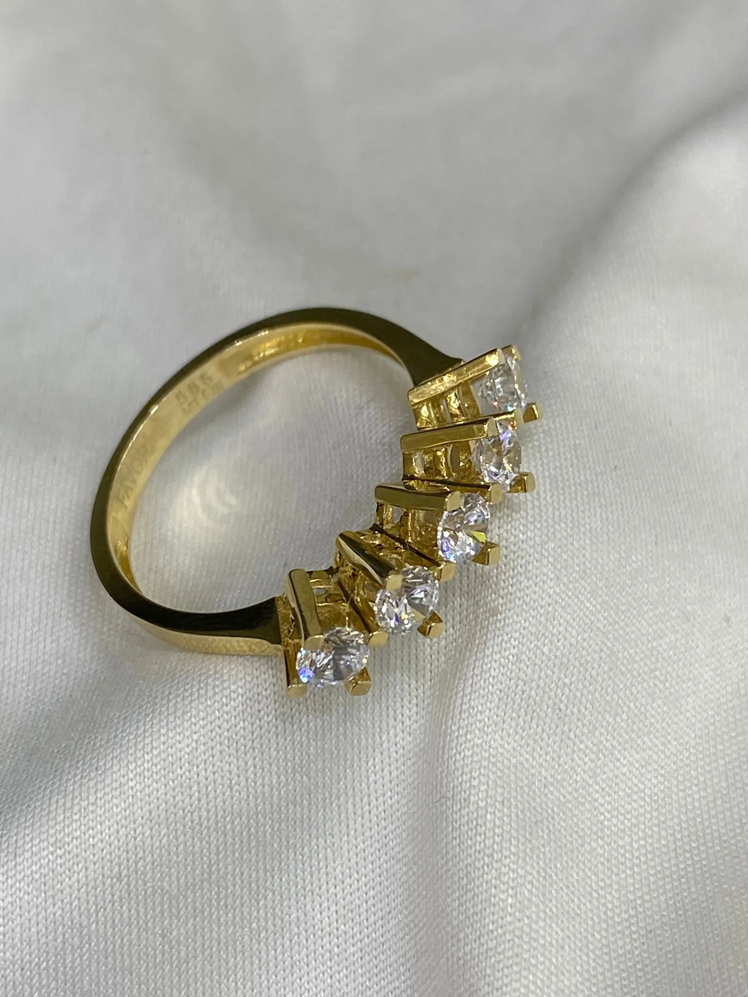 Favori Marka Beştaş Model Yüzük