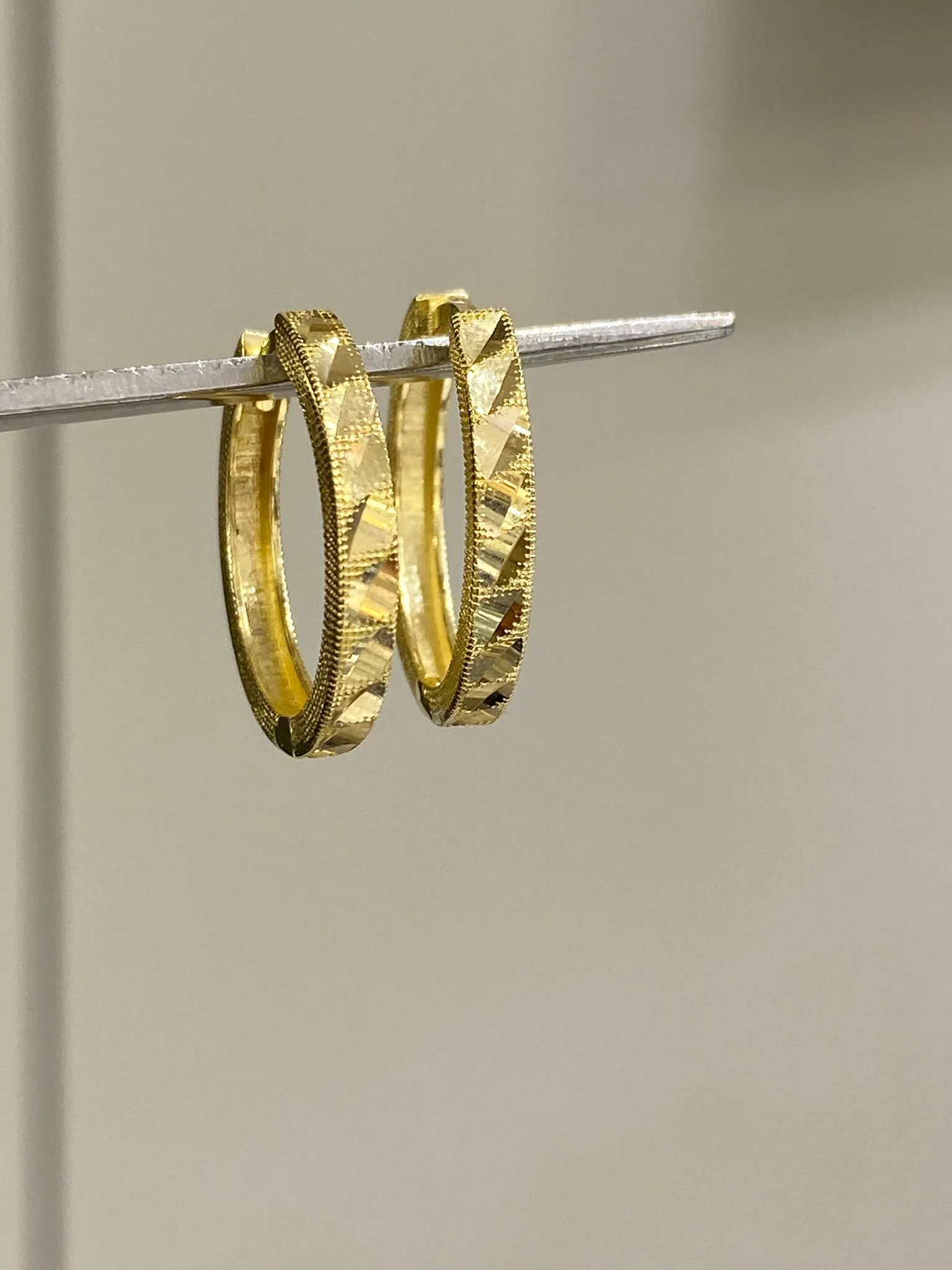 Favori Marka Halka Model Küpe