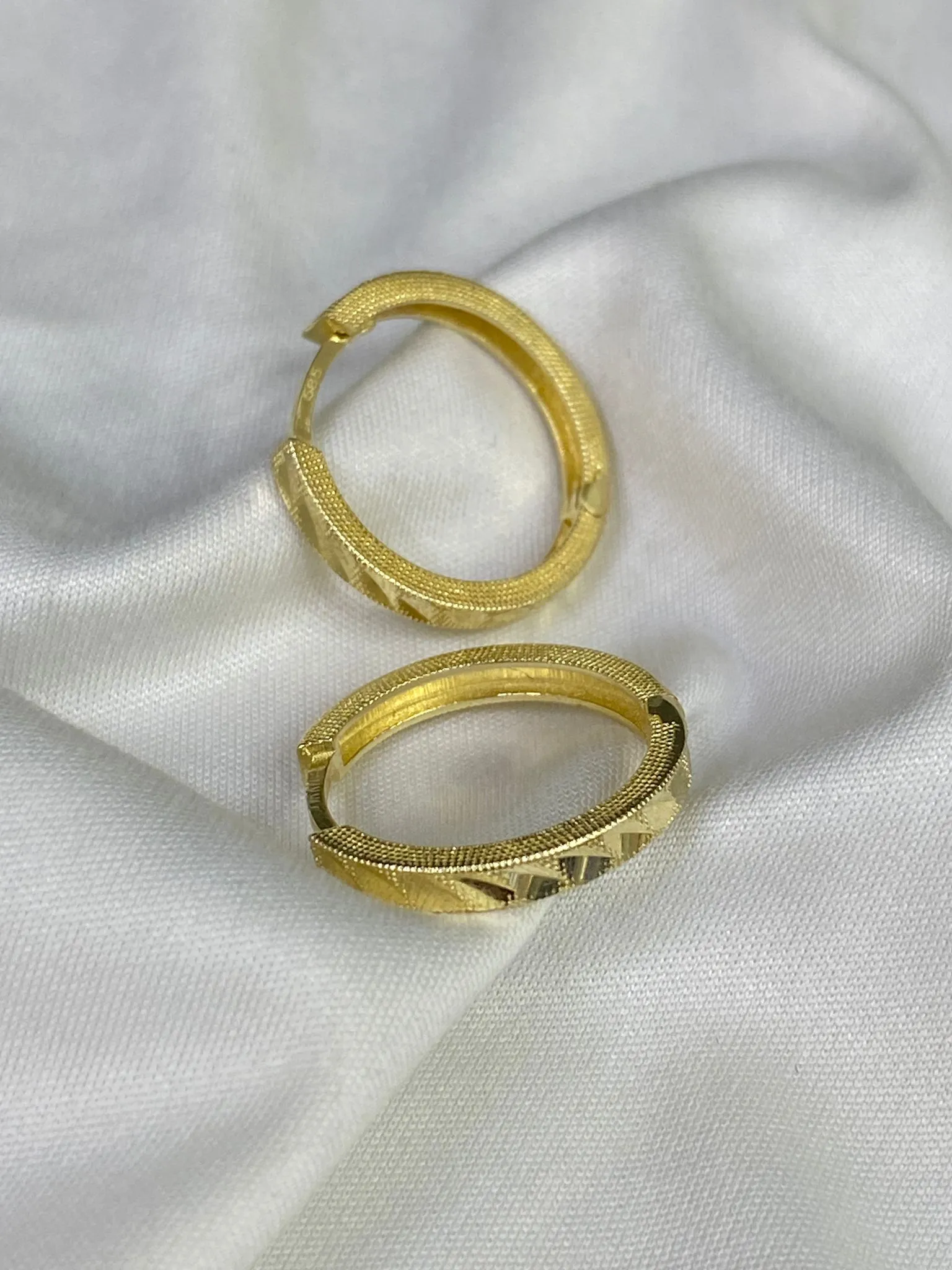 Favori Marka Halka Model Küpe