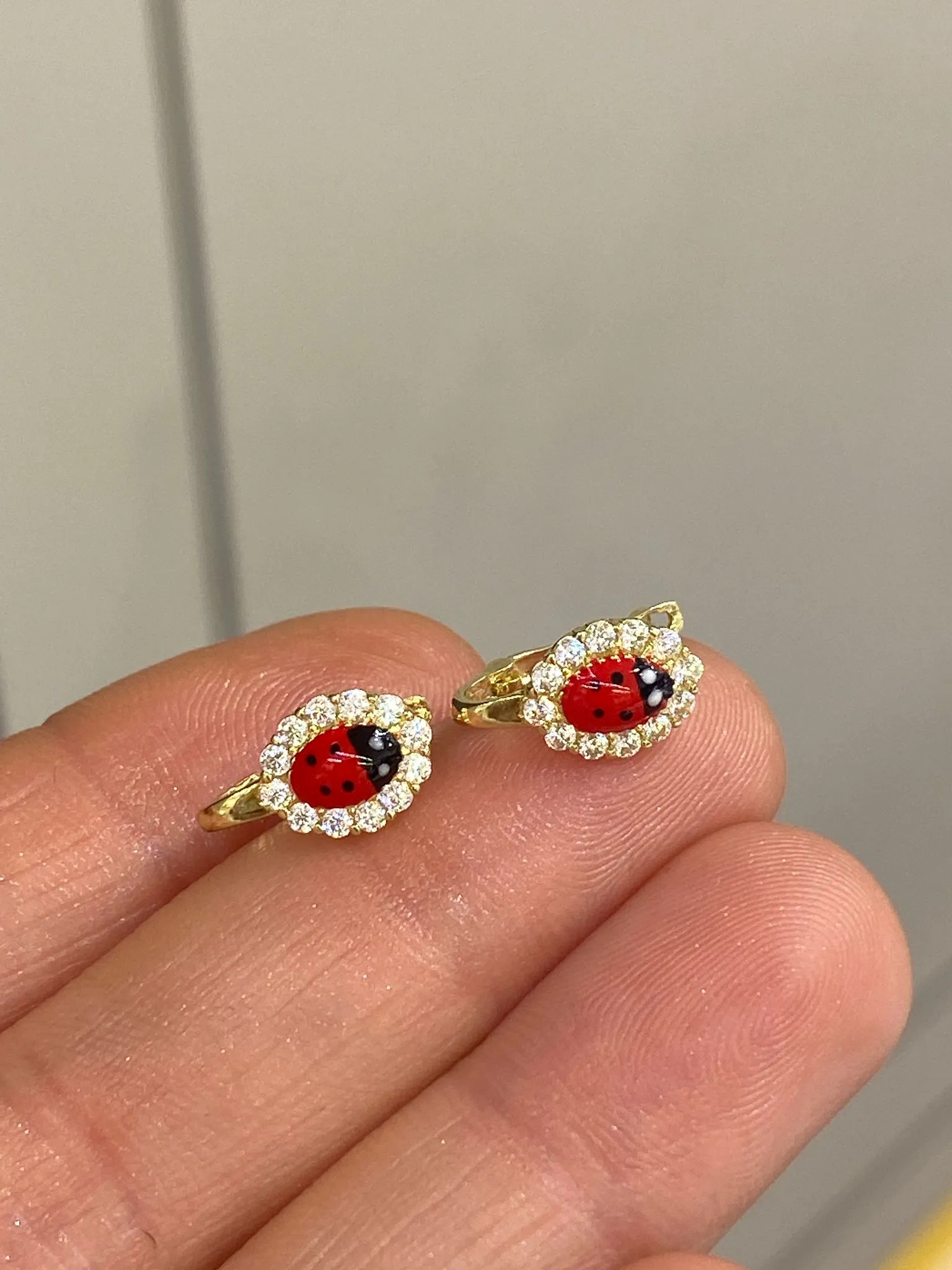 10 Ayar Favori Marka Çocuk Model Küpe