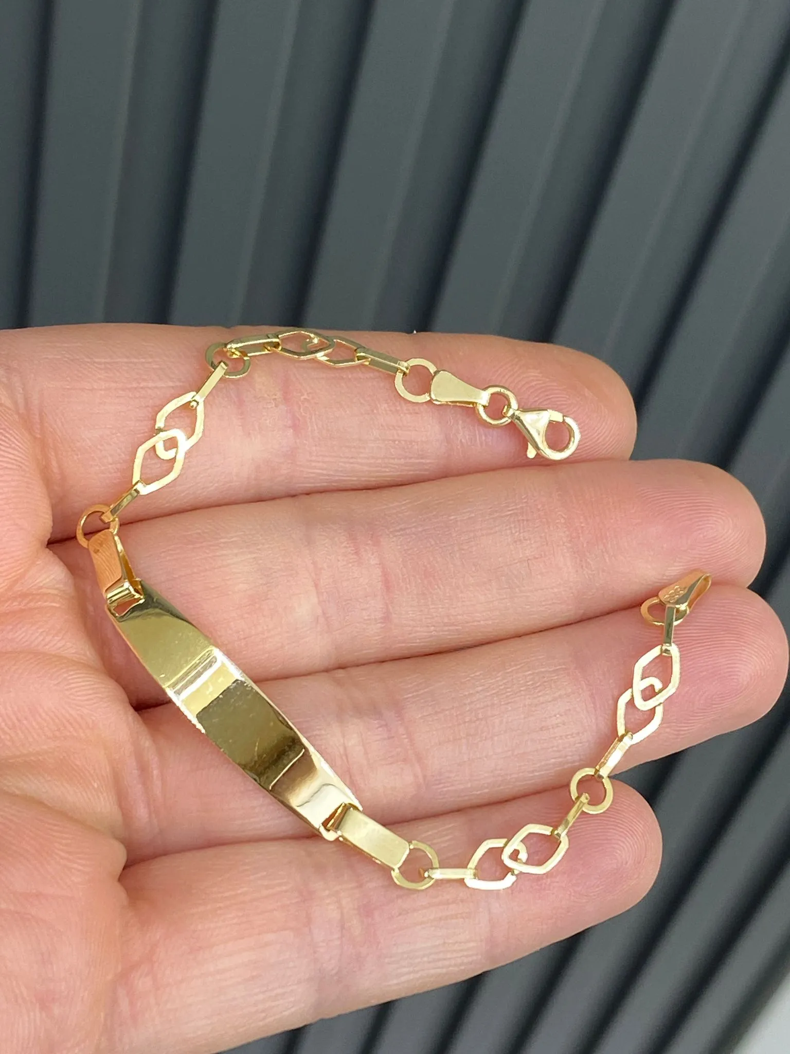 Favori Marka Çocuk Model Küpe