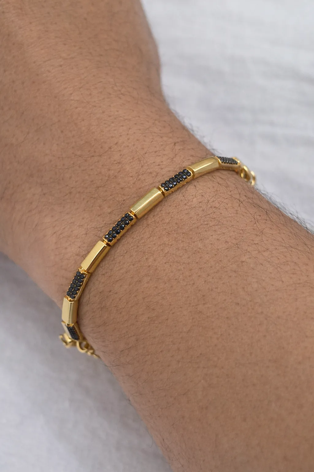 Favori Marka Siyah Taşlı Bileklik 