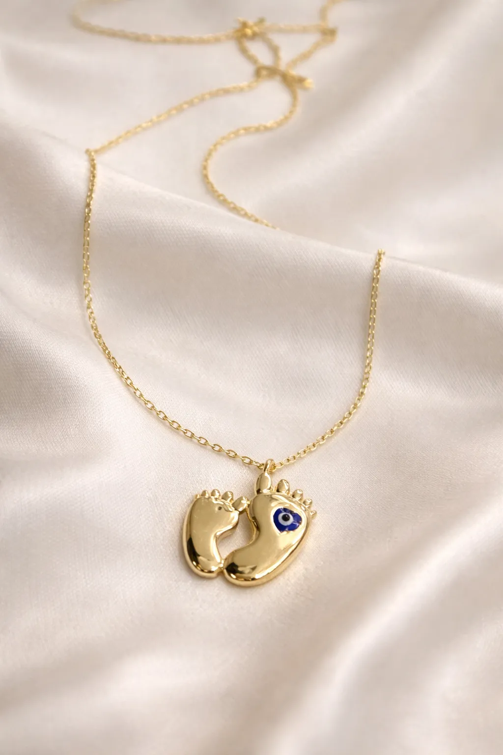 Favori Marka Ayak İzi Model Kolye