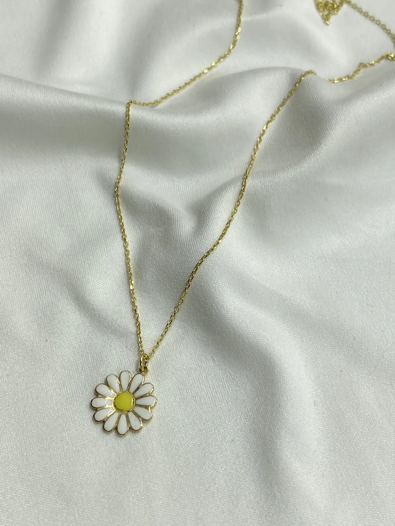 Favori Marka Papatya Model Kolye