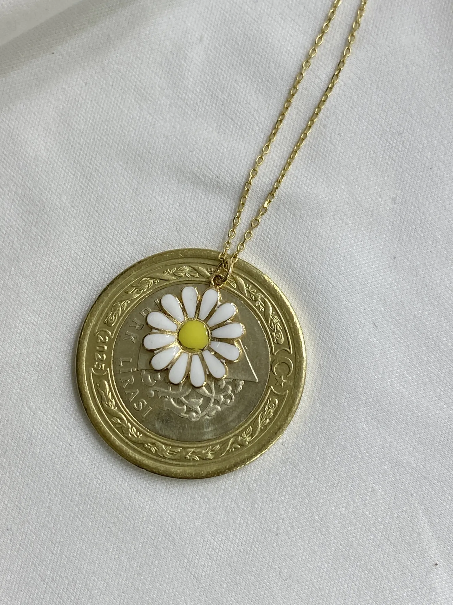 Favori Marka Papatya Model Kolye