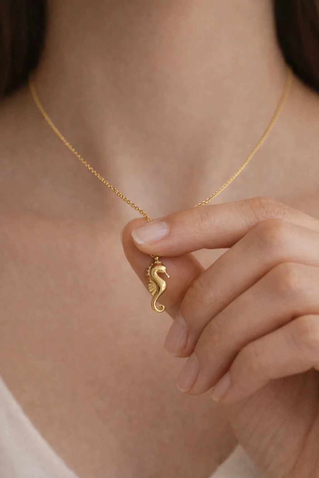 Favori Marka Deniz Atı Model Kolye