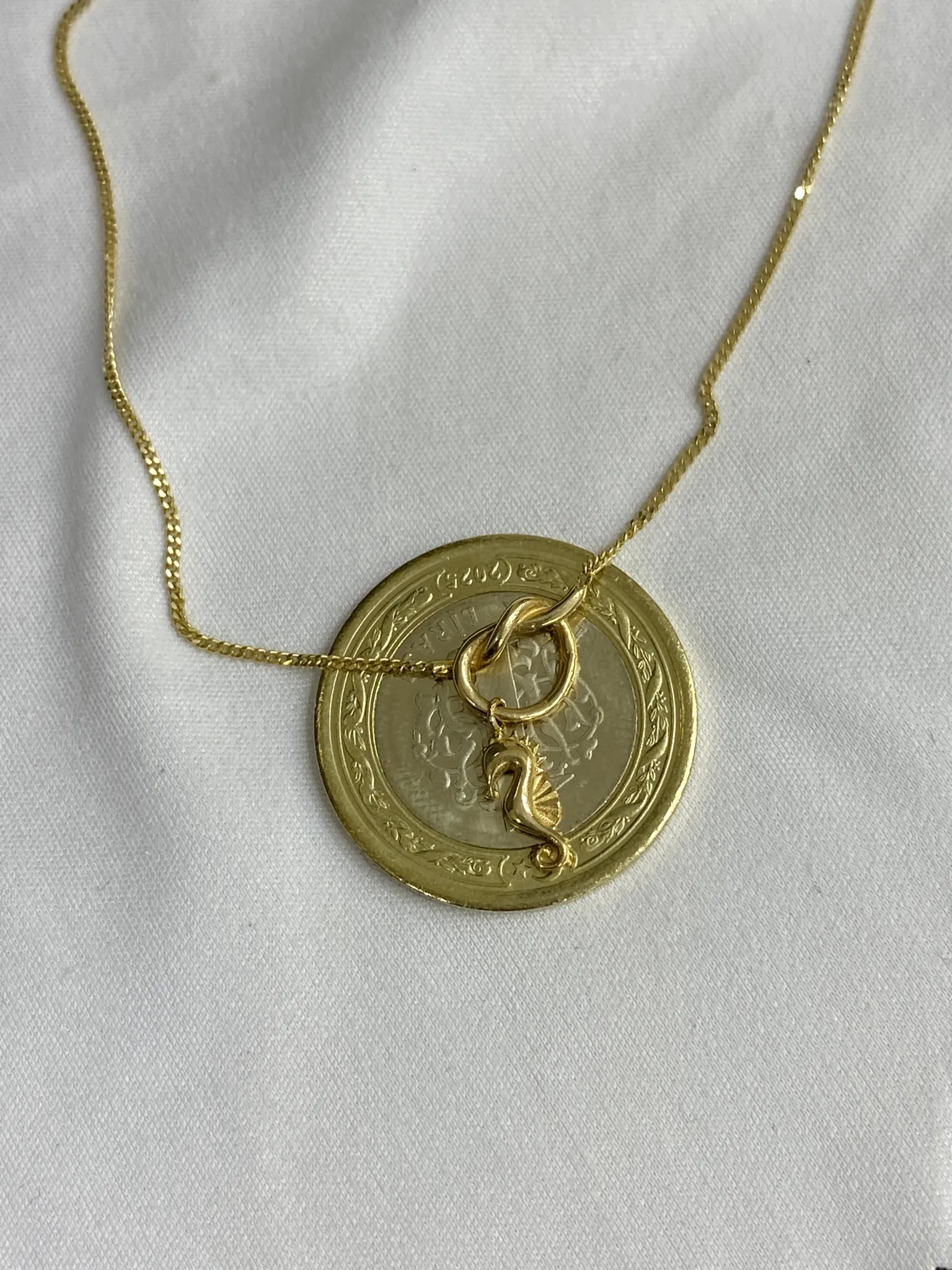 14 Ayar Deniz Atı Model Kolye