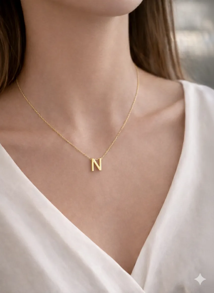 Favori Marka Harf Model Kolye