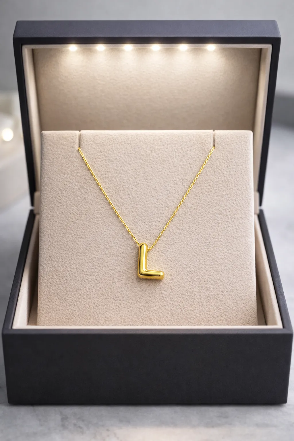 Favori Marka Bolan Model Harf Kolye