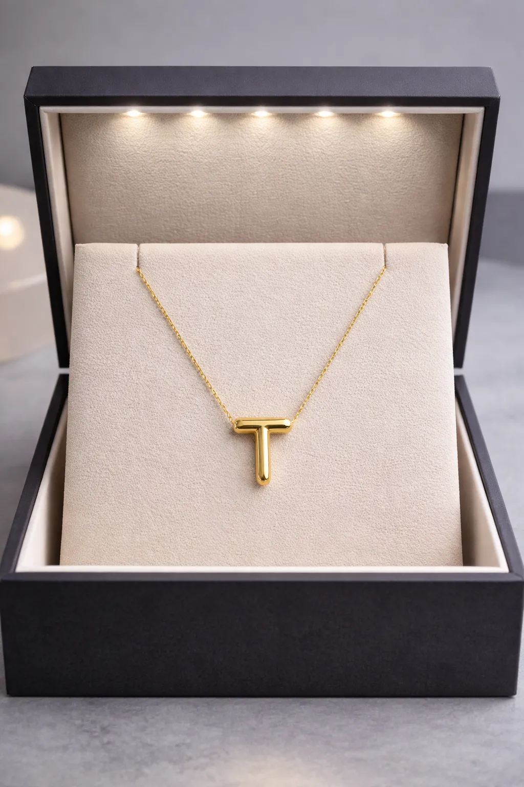 Favori Marka Bolan Model Harf Kolye