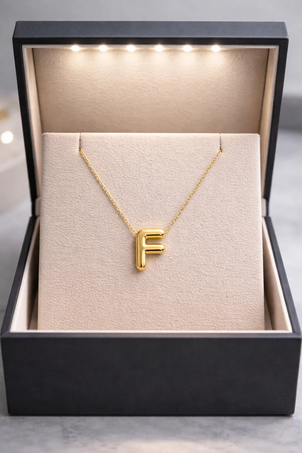 Favori Marka Bolan Model Harf Kolye