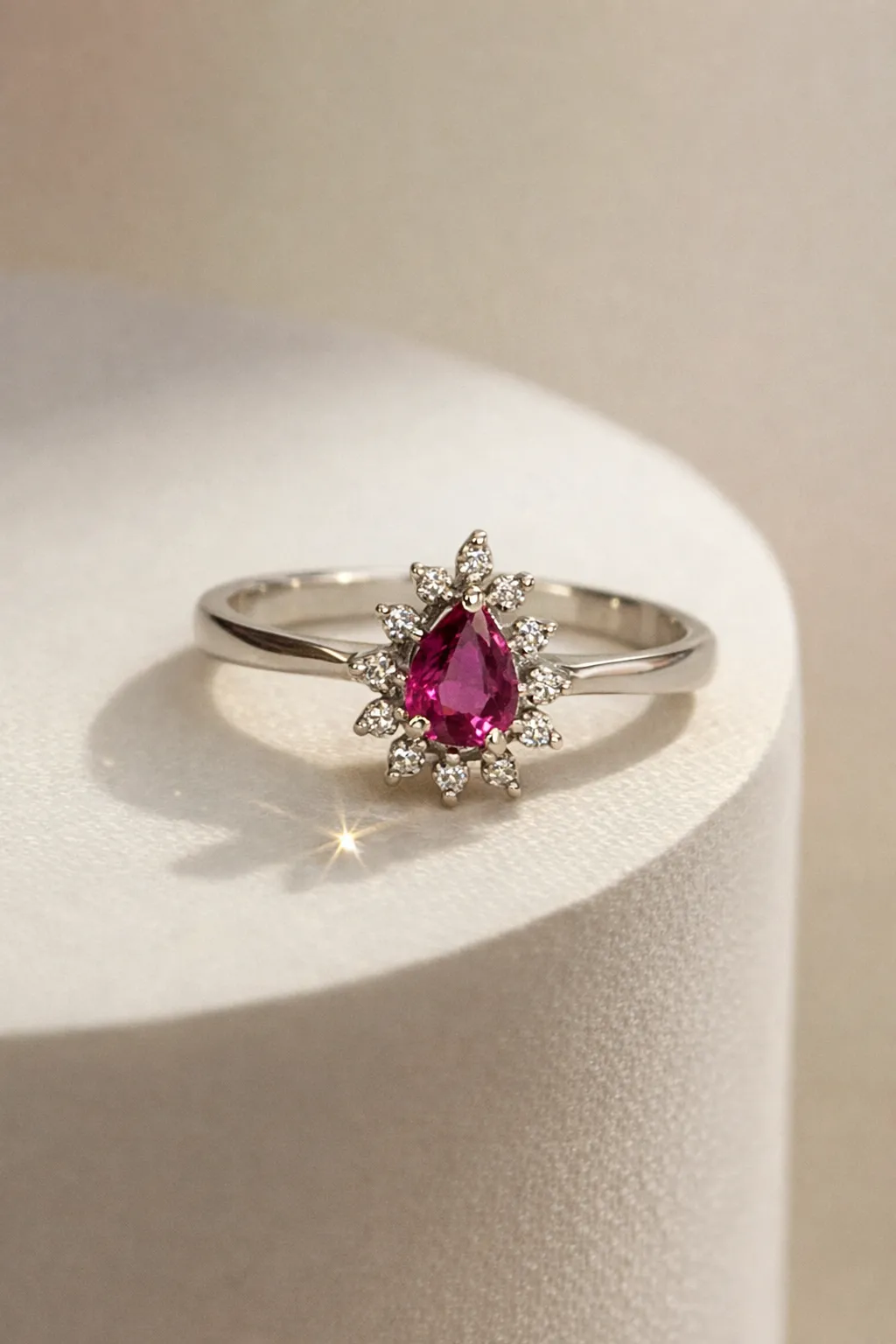 Favori Marka Pembe Taşlı Yüzük