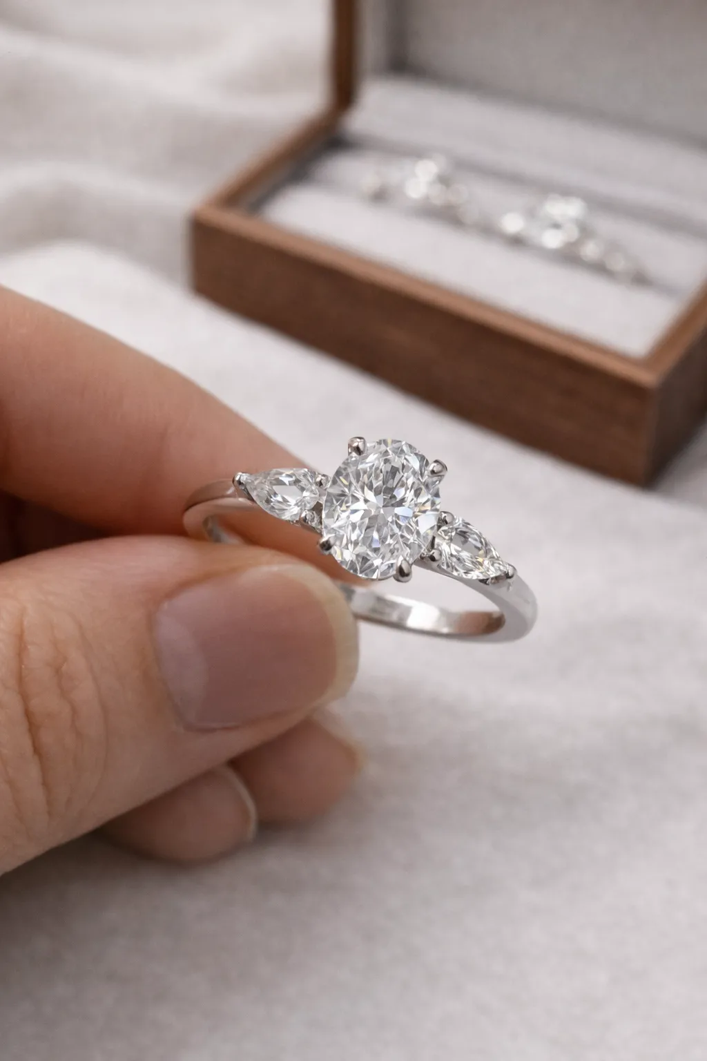 Favori Marka Oval Kesim Yüzük