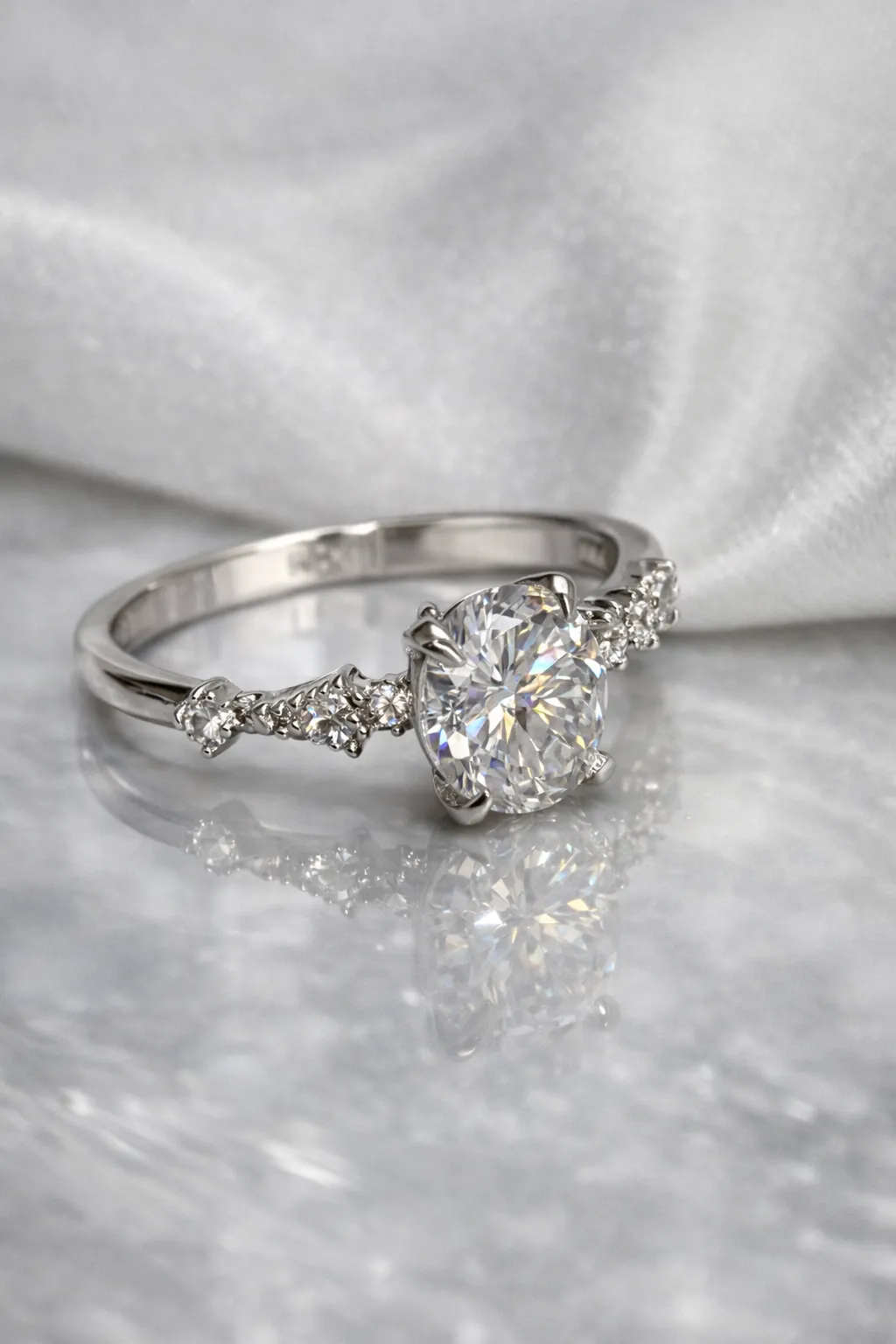 Favori Marka Oval Kesim Yüzük