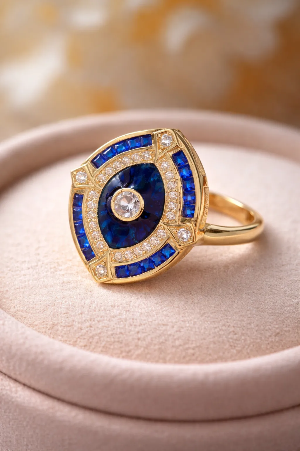 Favori Marka Mineli Model Yüzük