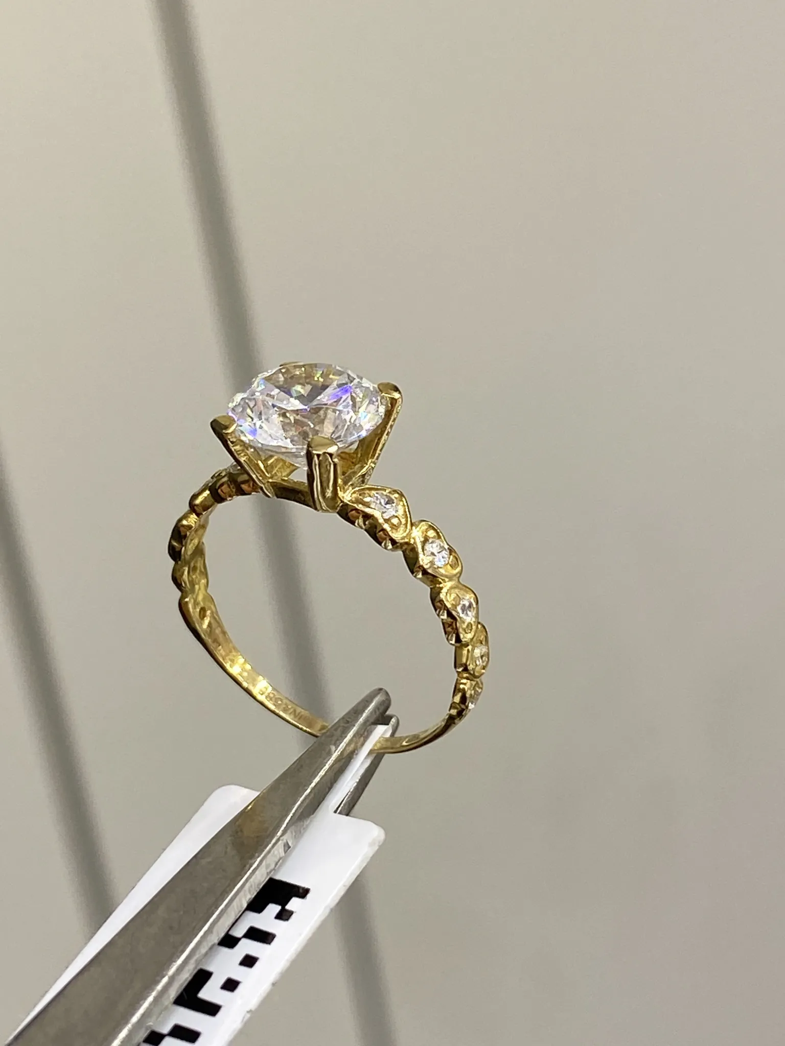 Favori Marka Tek Taş Model Yüzük